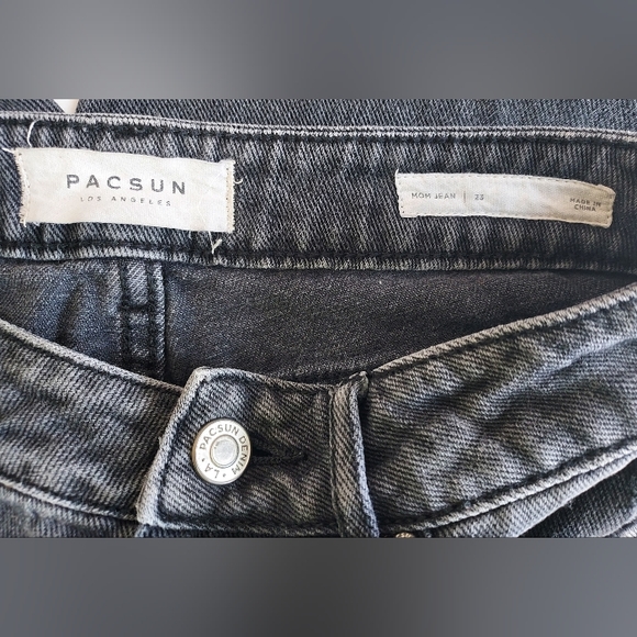 Juniors PACSUN Mom Jean Black Faded Distressed Mid Rise Cotton Jeans - Size 23 - Picture 4 of 12